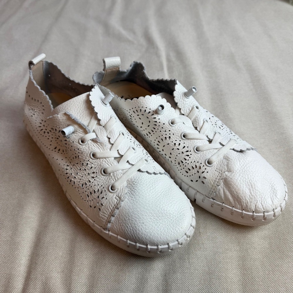 Yokono White Leather Perforated Scalloped Sneakers Spain EU 40 US 9-9.5 Boho